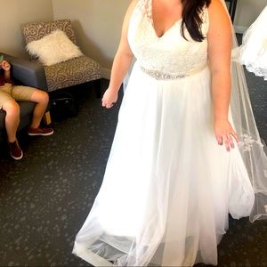 Brand new wedding dress